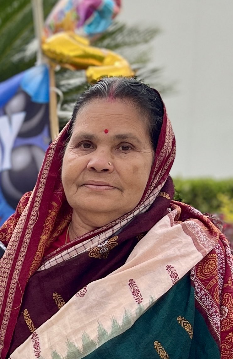 My Mom:- - Artist:- No Formal Training - Beautiful:- No makeup - Clever :- No training - Determined :- No Mentor • • • - Scholar:- Never Attended School Raised us with innumerable sacrifices! And, still does the same with utmost commitment!! 🙏 #HappyMothersDay Bou 😇