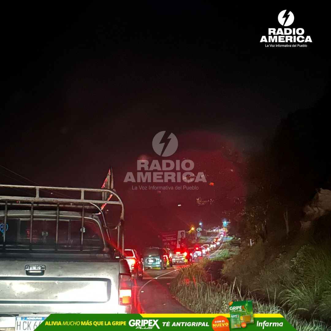 Fuerte congestionamiento se reporta desde La Trinidad, salida al sur de la capital. Conductores señalan que, en promedio, se están de una a dos horas para ingresar a la capital. #AméricaNoticias #RadioAmérica