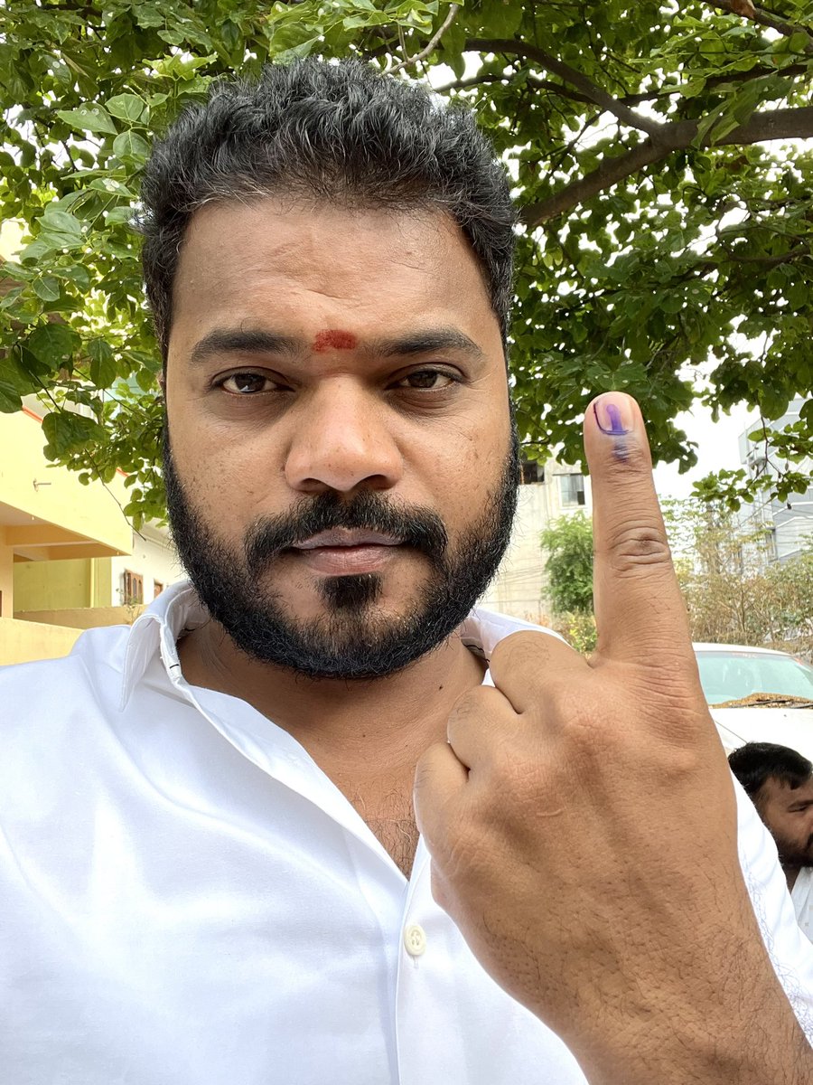 CorporatorSPR's tweet photo. నేను ఓటు హక్కు వినియోగించుకున్నాను.
దేశ భవిష్యత్తు కోసం మీరు కూడా మీ ఓటు హక్కును వినియోగించుకోండి 🙏 https://t.co/Qi1SVIlXb0