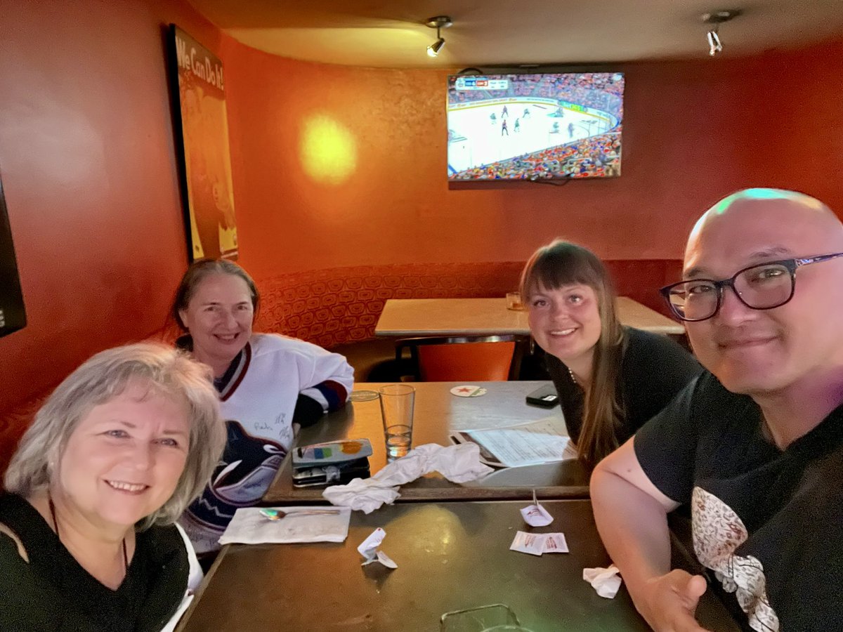 🏒 Cheering on @Canucks with @BrittnyAnderso, @SusieChant_nvs & @mbabchuk_mla in #VictoriaBC! 🥅 @bcndpcaucus @CanucksFIN #MLAYao #RichmondSouthCentre #RichmondBC #BC #BCPoli #Canucks #VancouverCanucks #GoCanucksGo