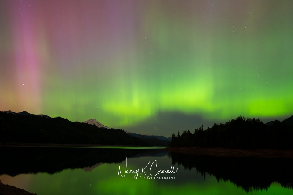 Skagit County was a stellar location to view the aurora borealis last Friday evening. Crowell Photography captured this breathtaking image near Concrete.  Wow! 🌟

Start your own epic adventure here in the #skagitvalley and discover the magic of Skagit #magicskagit✨