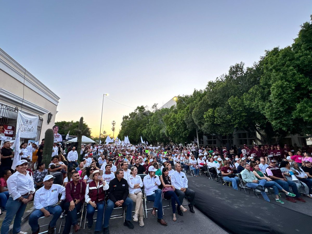 Entusiasmados de apoyar a nuestra candidata Lic. María Dolores del Río en este gran día para Hermosillo. #MásMorenaMásBienestar #SigamosHaciendoHistoria #JacoboesMejor #SonoraEsGuinda