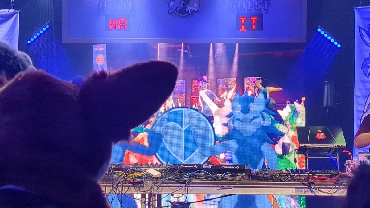 I was technically on mainstage at FWA ;)   📸@Halfbit213
