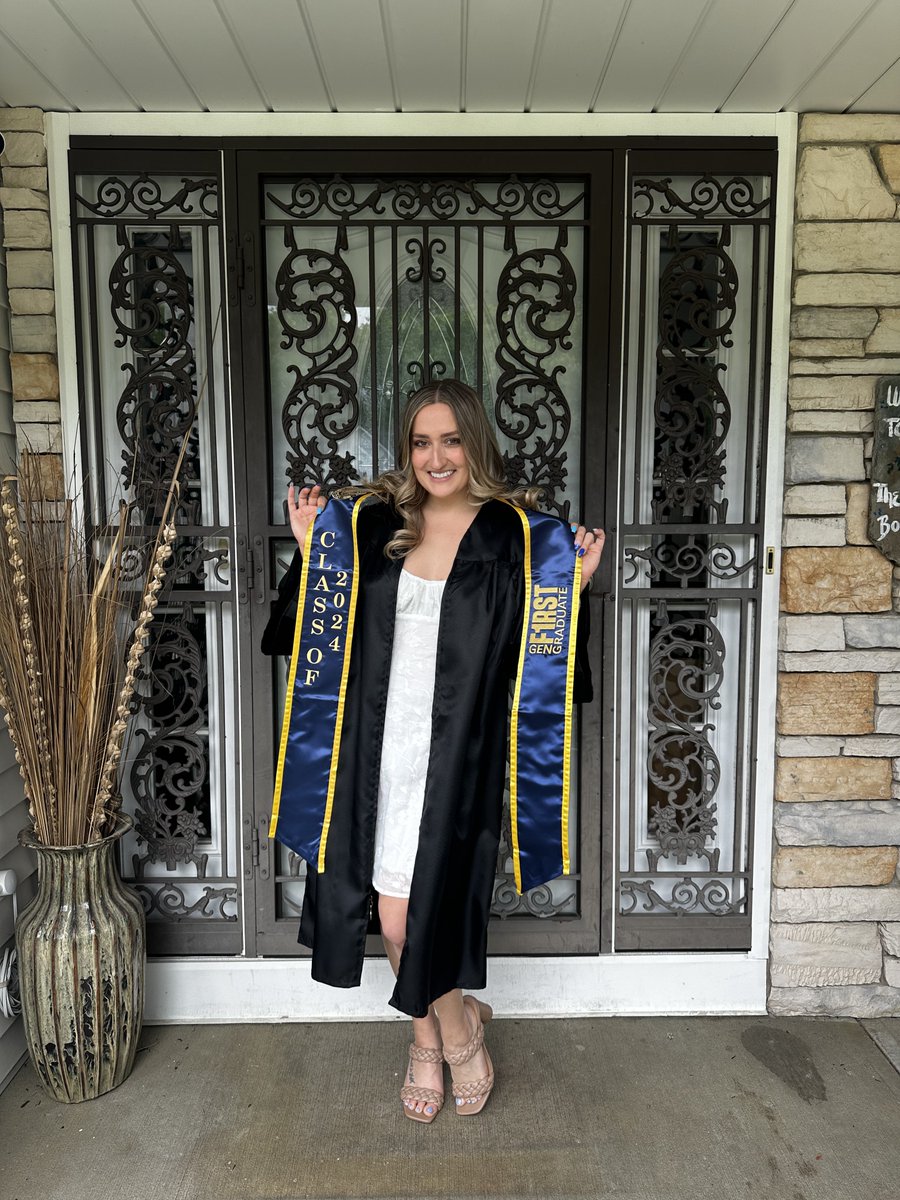 Hey guys I’m officially a first generation college graduate 👩🏼‍🎓♥️🤞🏼 #ForeverFlash #FirstGen #Graduate