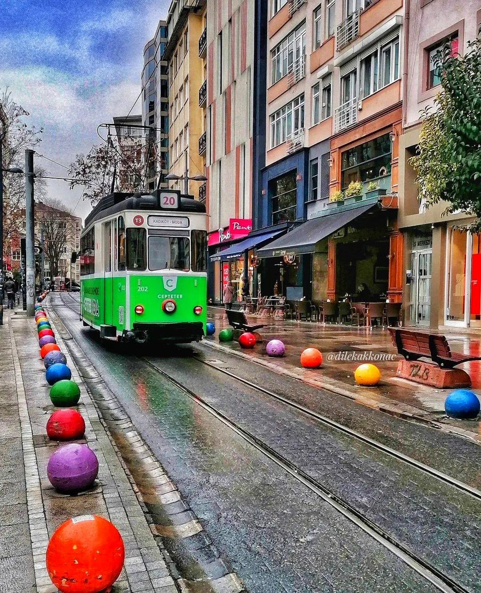 Günaydın … Kadıköy ~ İstanbul by D. Akkonaç