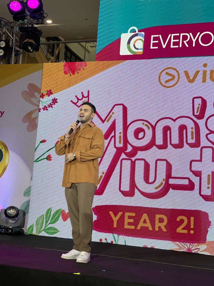 Brent Valdez had a wonderful weekend as he performed at the Viu event ‘Mom’s Viu-tiful Day’ in Glorietta, Makati. ✨ #BrentValdez