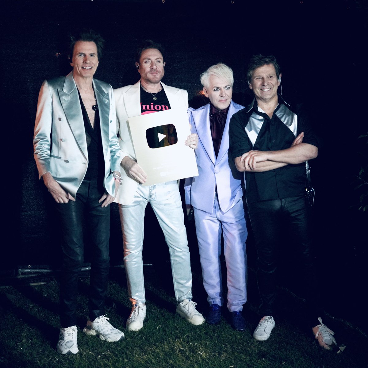 Last night the band was presented with a Creator Award after reaching 1 Million subscribers on the Duran Duran YouTube channel. Thank you to everyone who has helped the guys reach this milestone!