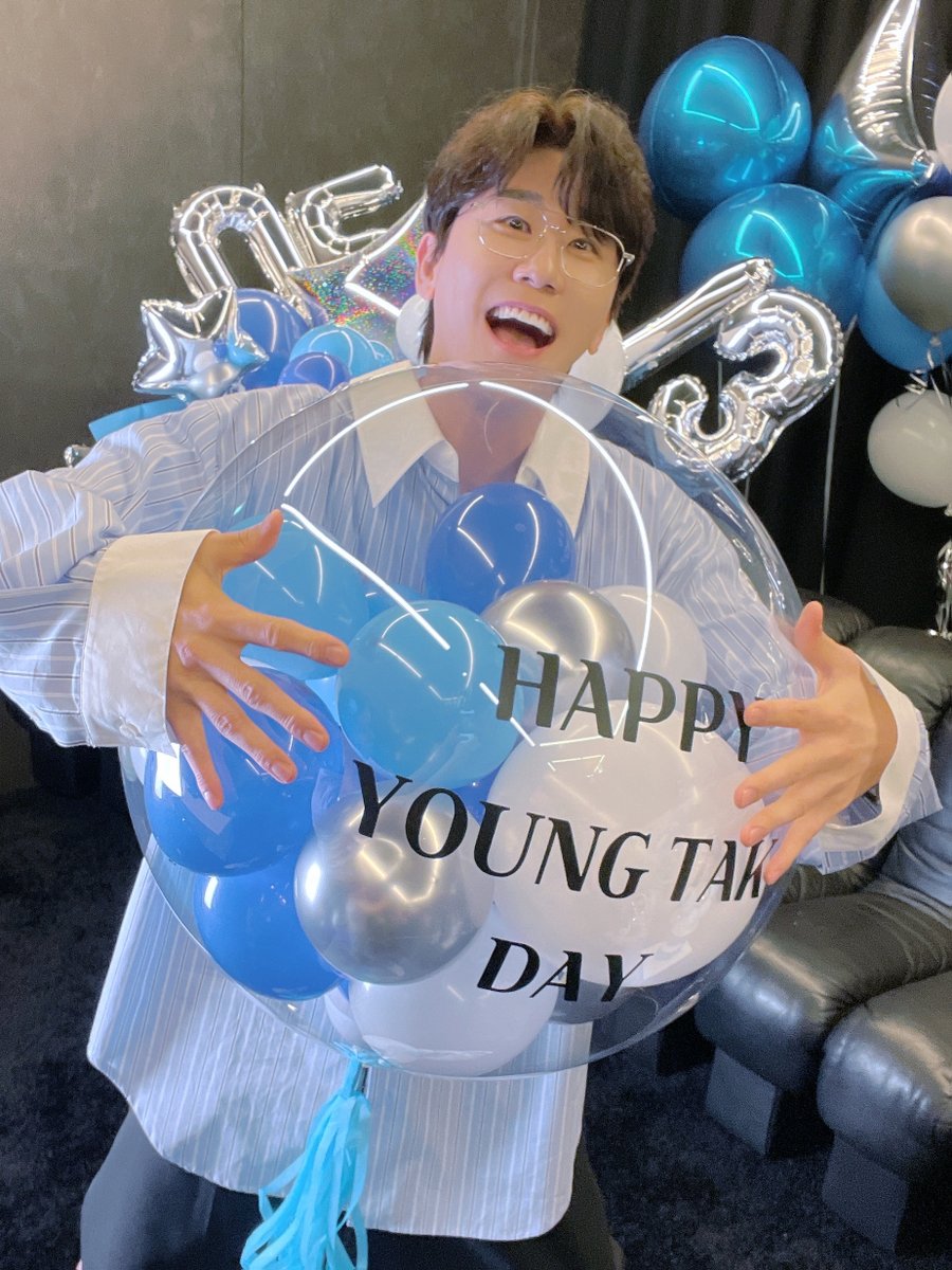 YOUNGTAK_ABYSS's tweet photo. [📸]

생일 축하해 줘서 고마워💙

#영탁 #YOUNGTAK
#HAPPYYOUNGTAKDAY https://t.co/eAwcRsad8n