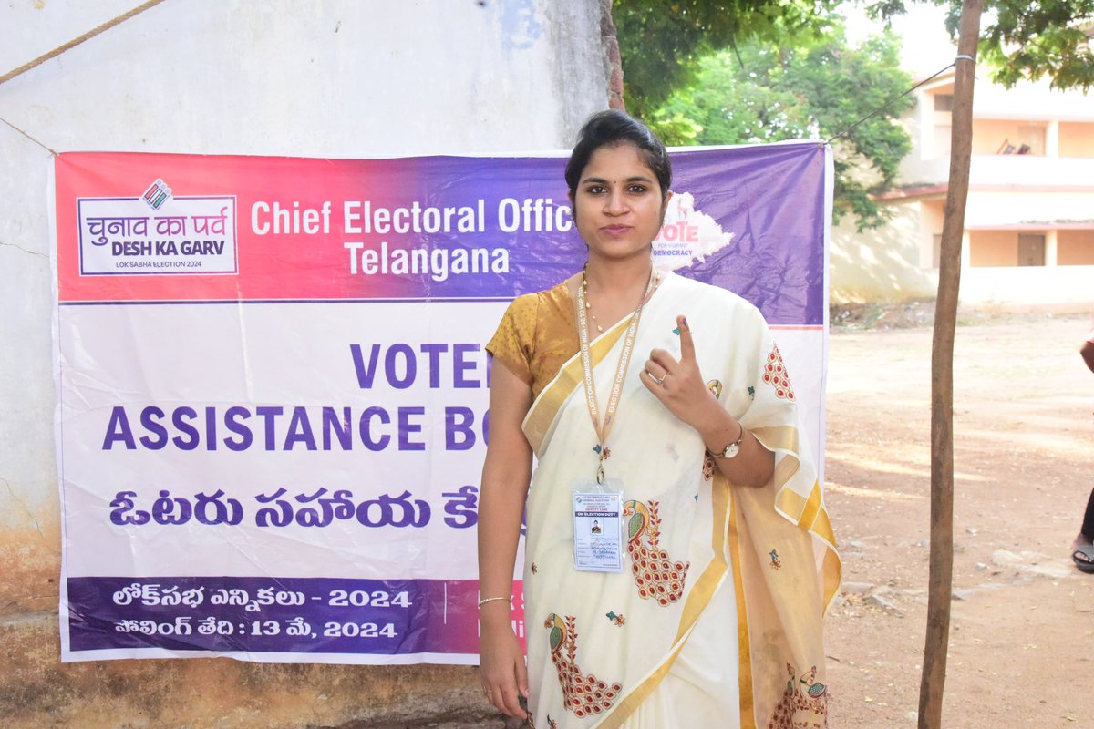 SVEEP Sangareddy (@sveepsangareddy) on Twitter photo District Election Officer and respected Collector of Sangareddy District, Smt. Kranthi Valluru, I.A.S., has cast her vote for a vibrant democracy. Have you?
<a href="/CEO_Telangana/">Chief Electoral Officer Telangana</a> <a href="/DEO_SRD/">District Election Officer & Collector, Sangareddy</a> <a href="/ECISVEEP/">Election Commission of India</a>
#TelanganaElections2024 #Elections2024 #ElectionCommissionofIndia #ECI #CEOTelangana District Election Officer and respected Collector of Sangareddy District, Smt. Kranthi Valluru, I.A.S., has cast her vote for a vibrant democracy. Have you?
<a href="/CEO_Telangana/">Chief Electoral Officer Telangana</a> <a href="/DEO_SRD/">District Election Officer & Collector, Sangareddy</a> <a href="/ECISVEEP/">Election Commission of India</a>
#TelanganaElections2024 #Elections2024 #ElectionCommissionofIndia #ECI #CEOTelangana