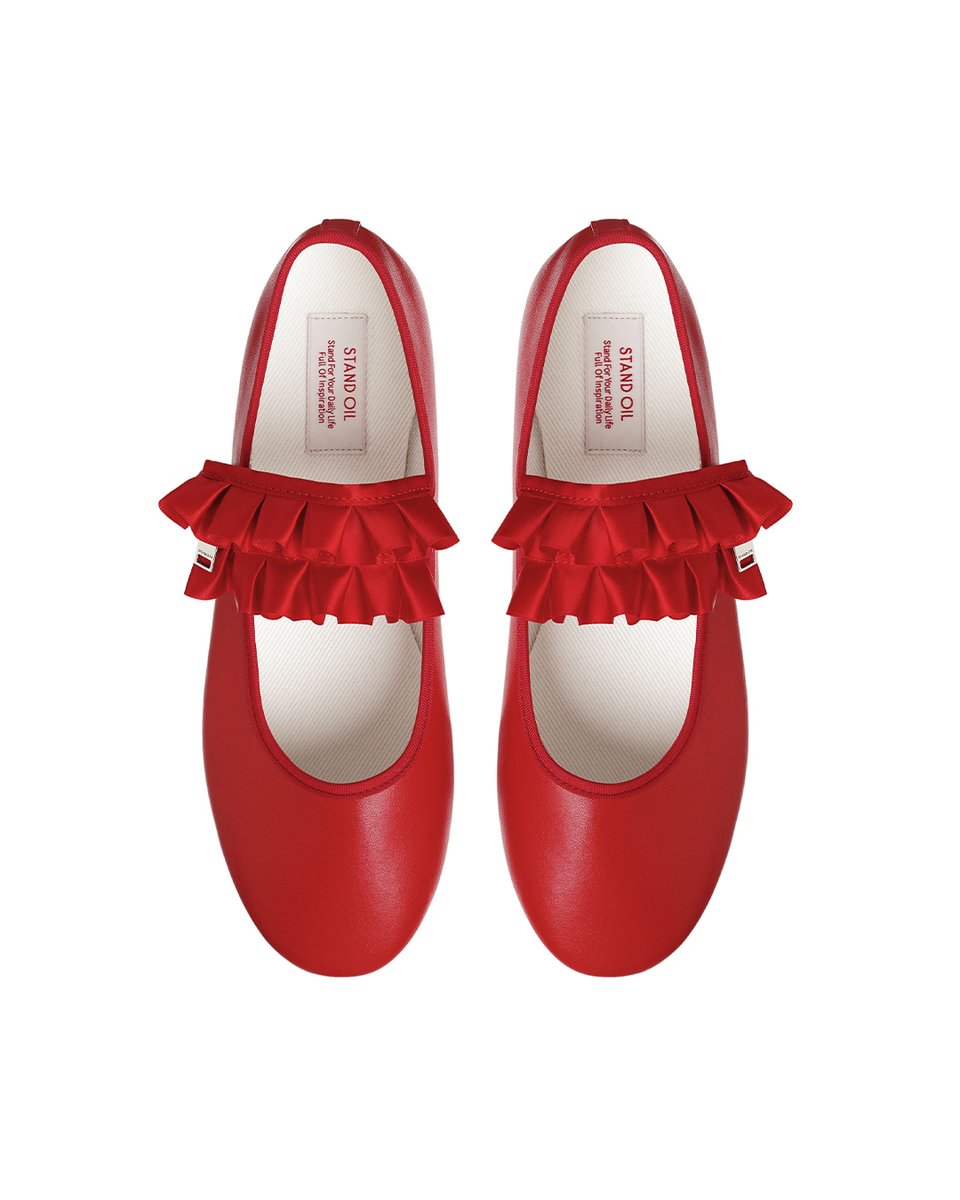 [ 240513 트와이스 나연 옷, 패션 정보 ]

❤️나연
• 브랜드: 스탠드오일 (STANDOIL)
• 제품 (신발): 데이 메리제인 플랫슈즈 / 레드

➡️standoil.kr/product/detail…

#트와이스 #나연 #TWICE #NAYEON