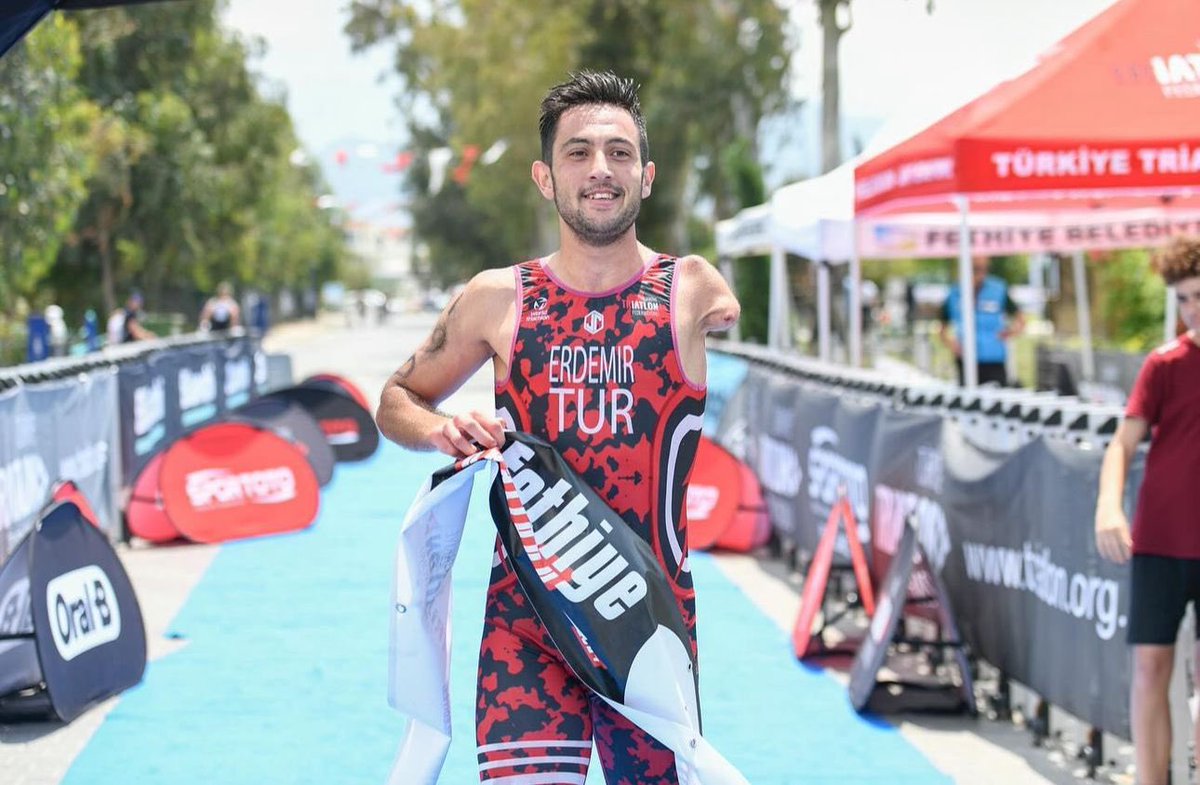 Sp❤️r Aşkı Engel Tanımaz 

Fethiye gerçekleşen Duatlon yarışlarında paratriatlon sporcumuz Tahir Erdemir Türkiye Şampiyonu olmuştur.

Sporcumuzu ve antrenörümüzü tebrik eder başarılarının devamını dileriz.

#2024yılıhareketlilikyılı