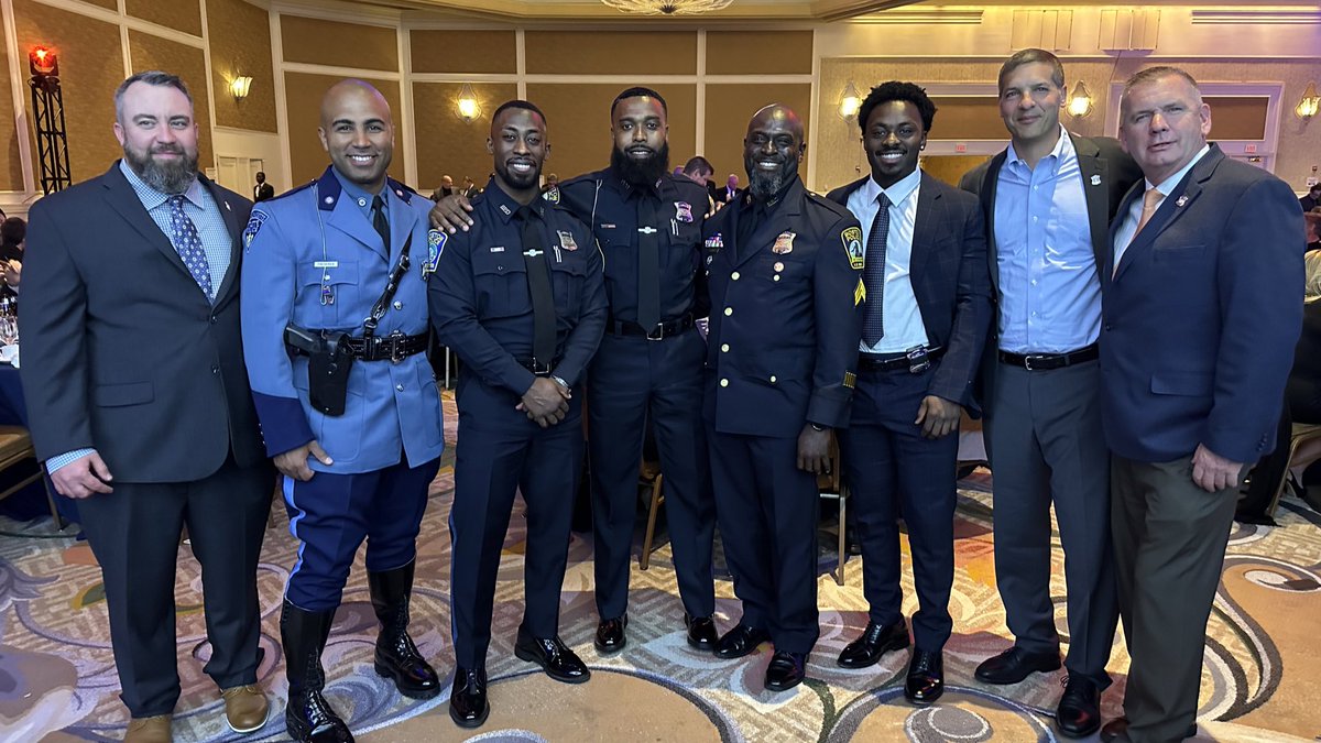 Tonight in our Nation’s Capitol, BPD Officers Quintyn Pilgrim, Carlton Williamson, Chris Kerrigan and MSP Trooper Dave Frederick were honored and recognized among the nation’s best and bravest at NAPO’s Annual TOP COPS Awards ceremony.