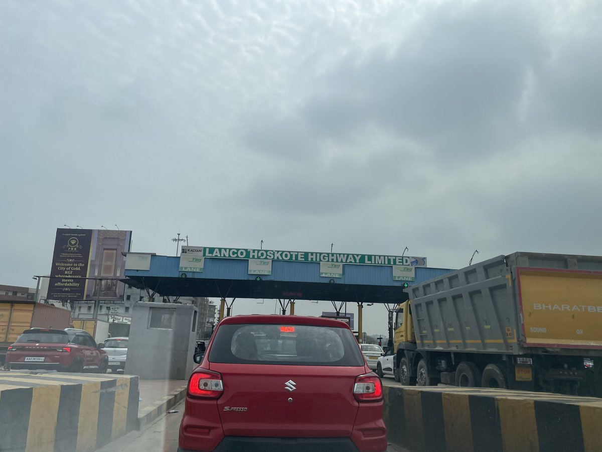 Our Hoskote Toll is The Biggest Scam!
We Hardly Used Highway for Less than a Kilometre had to Pay ₹50 as Toll Charge.
Thanks to Paytm Fastag our Vehicle got Blacklisted 🙁  and we had booked @TheOfficialSBI Fastag, but they Didn’t Deliver it even after 12 days, may Be They are