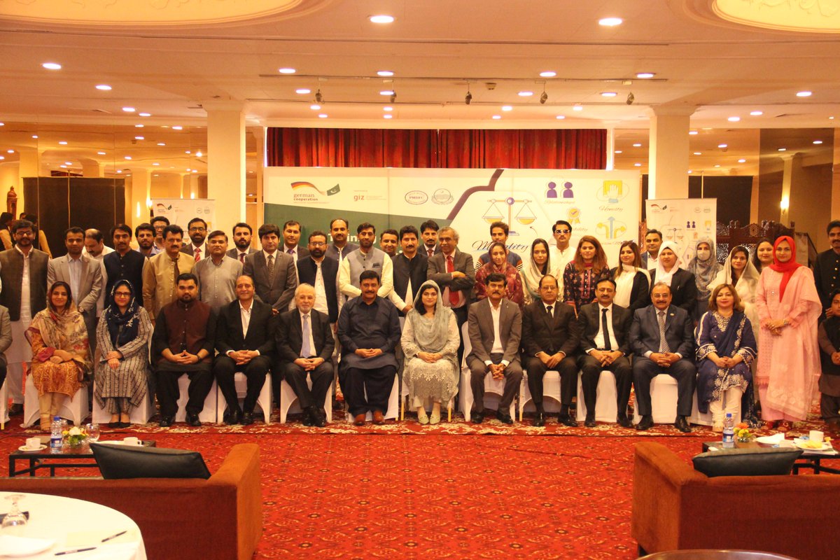 To foster transparent & efficient #LocalGovernance, @lgcdpunjab, supported by @BMZ_Bund, trained govt officials & senior district officers on Public Service Ethics & equipped them w/ skills needed to enhance community engagement & deliver services in line w/ citizens's needs.