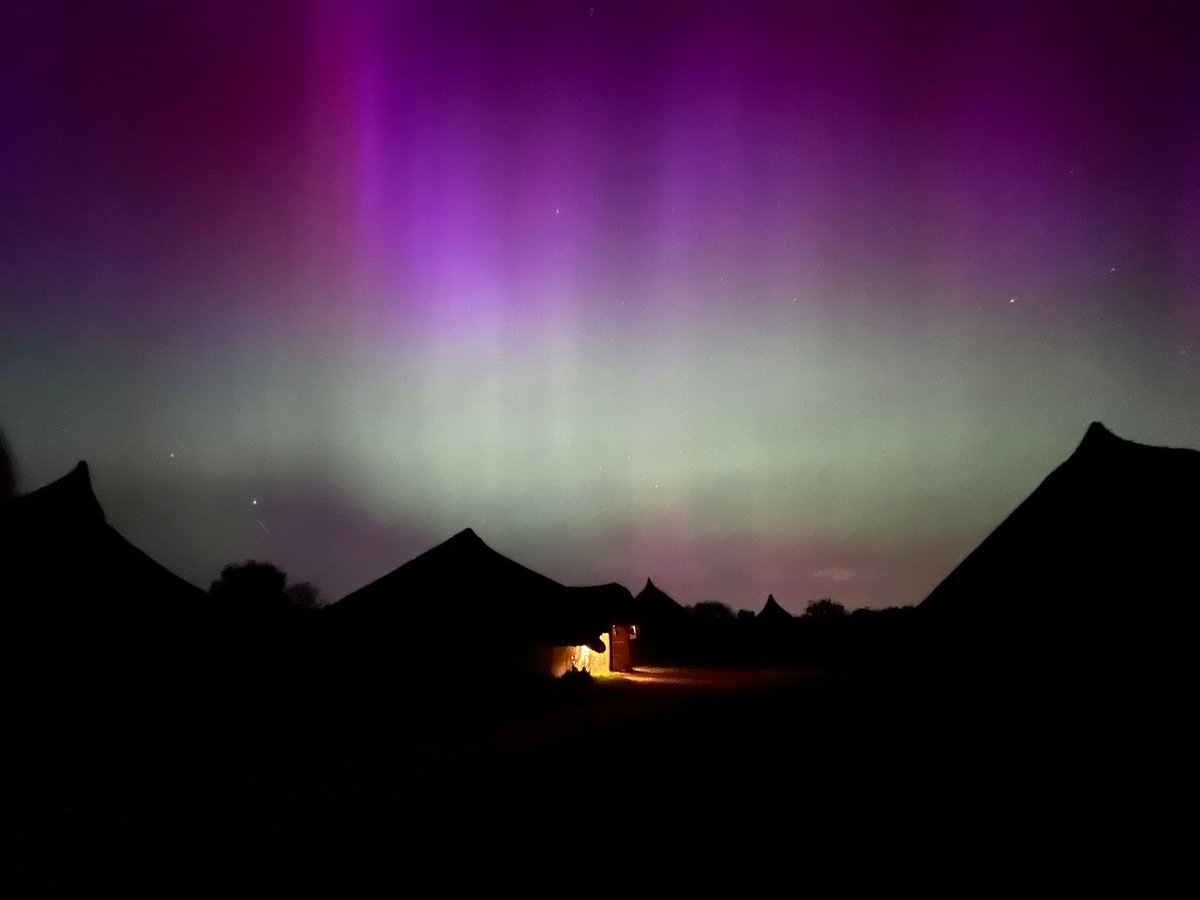 1/2 What an incredible weekend for our first Butser event of 2024✨🌌🔭 This incredible photograph captured by our Events Secretary @jonathan_cope shows the Northern Lights over @butserfarm Thank you to our committee members, Karl Lee and all the LSS members in attendance.