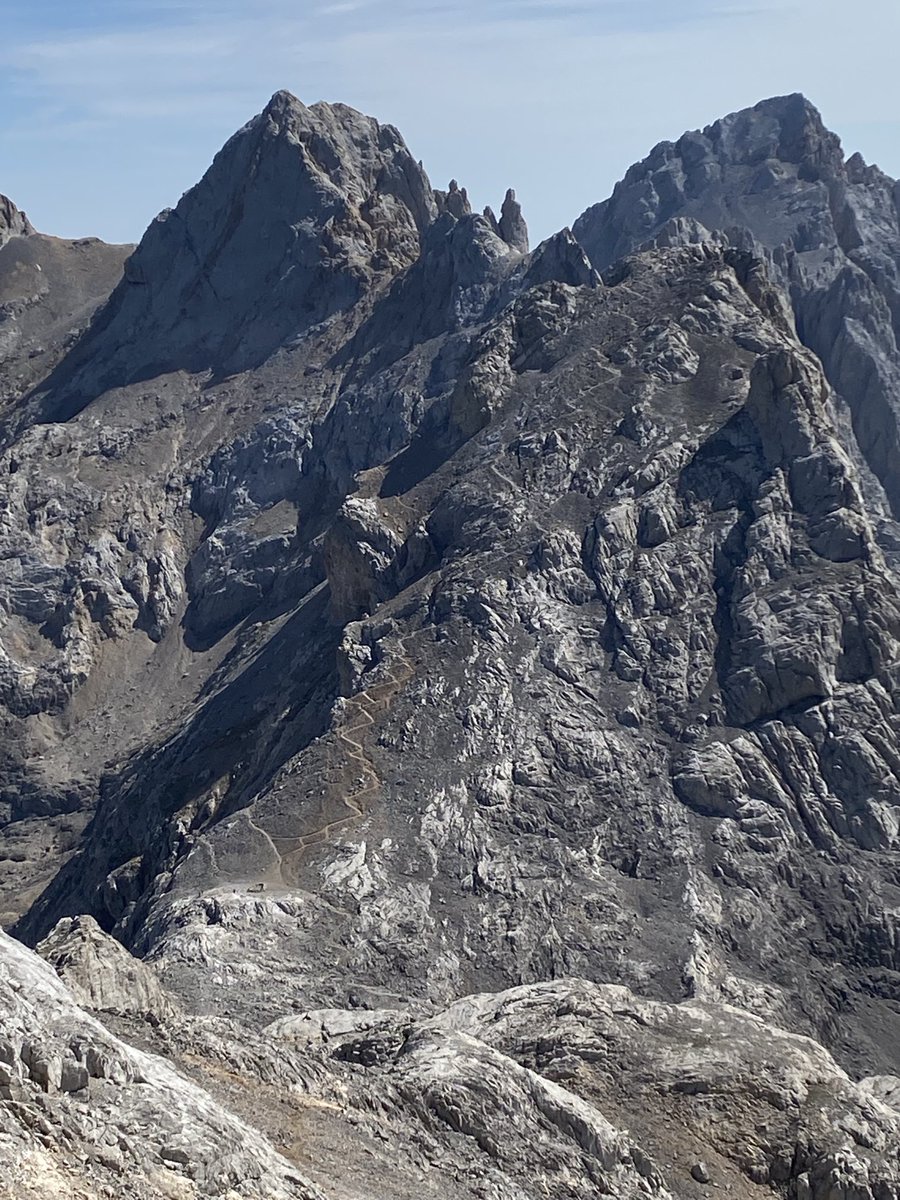 ⛰️Día 134 año 2024⛰️

'La vida cobra sentido cuando se hace de ella una aspiración a no renunciar a nada'.

#Montaña #PuraVida #Asturias