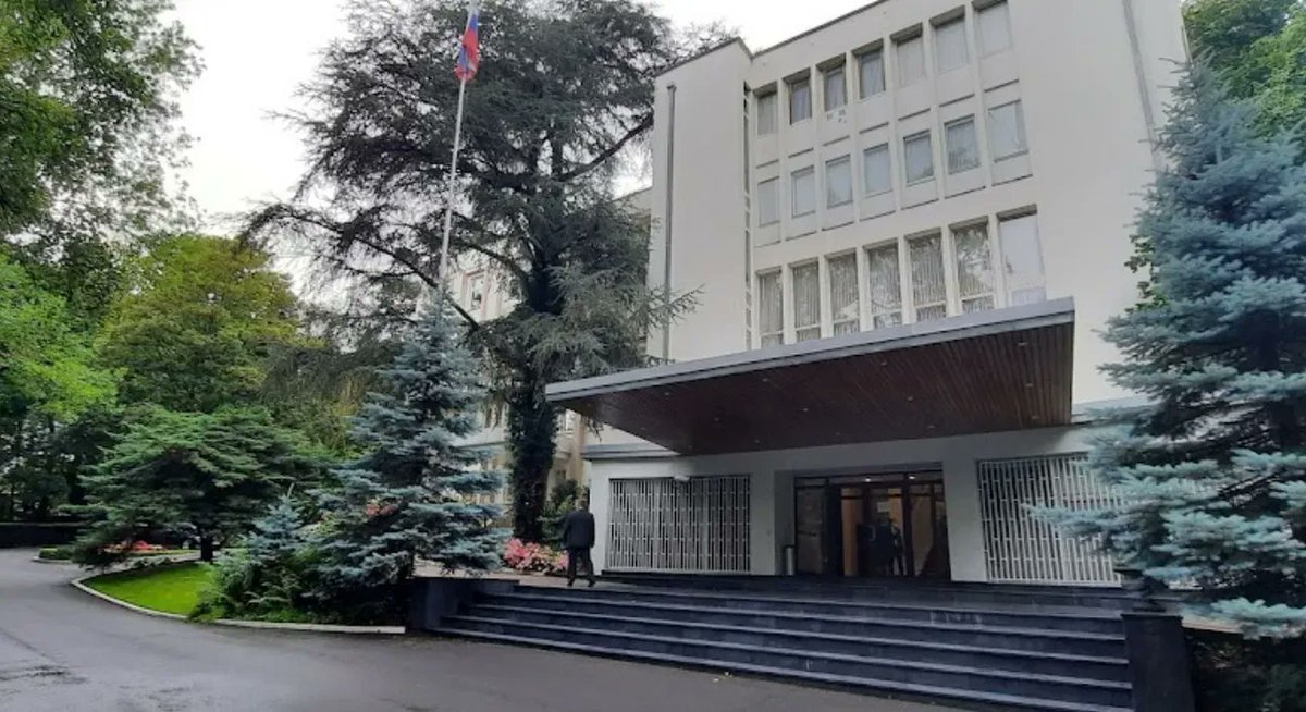 Politiebewaking voor Russische ambassade in Brussel kost miljoenen: bruzz.be/actua/samenlev…