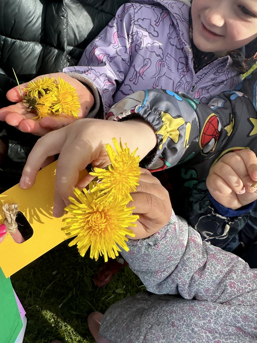 OABroadoak's tweet image. The children went on a Spring Walk around our school grounds and used our colour charts to match up some beautiful colours. #forestschool #efys