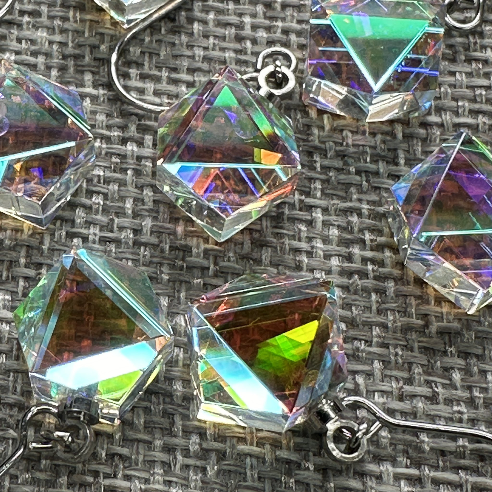 モナジー工房 「虹の結晶」積層ガラス研磨アクセサリー専門制作 モナジー工房 「虹の結晶」積層ガラス研磨アクセサリー専門制作