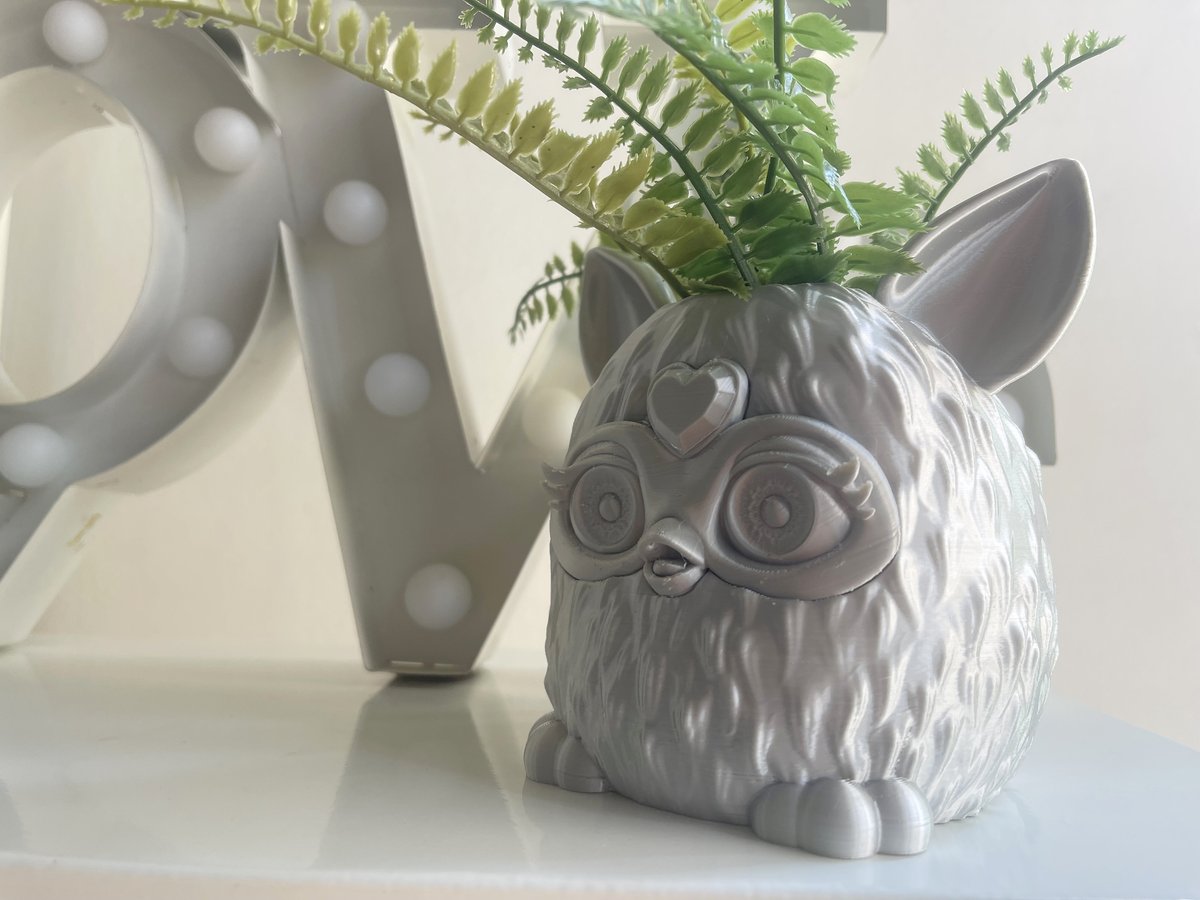 🪴 FURBY PLANTER ➡️ 3D model: cults3d.com/:1991763 💡 Designed by @oasis3dlab @cults3d #3dPrinting