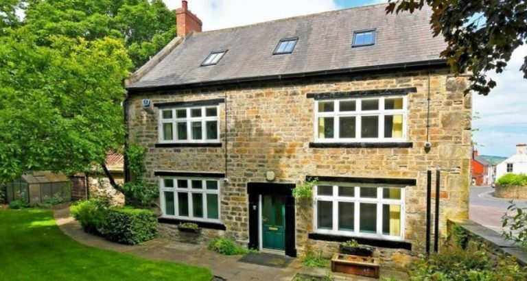 A brand new children’s nursery will be opening in Brimington this May, and prospective parents and families are invited to pay a visit.

dlvr.it/T6pJm0

#InvestInChesterfield