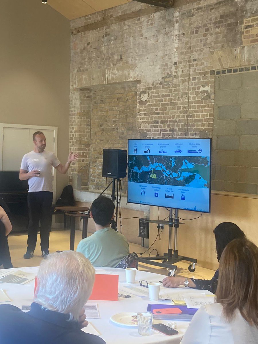 Our very own Dave Cuthbertson presenting to our brilliant panellists at our Future Thames Forum on Saturday. It was great to be joined by such engaged and willing participants. Looking forward to seeing everyone again at our final session on Saturday! 
 #tidalflooding #community