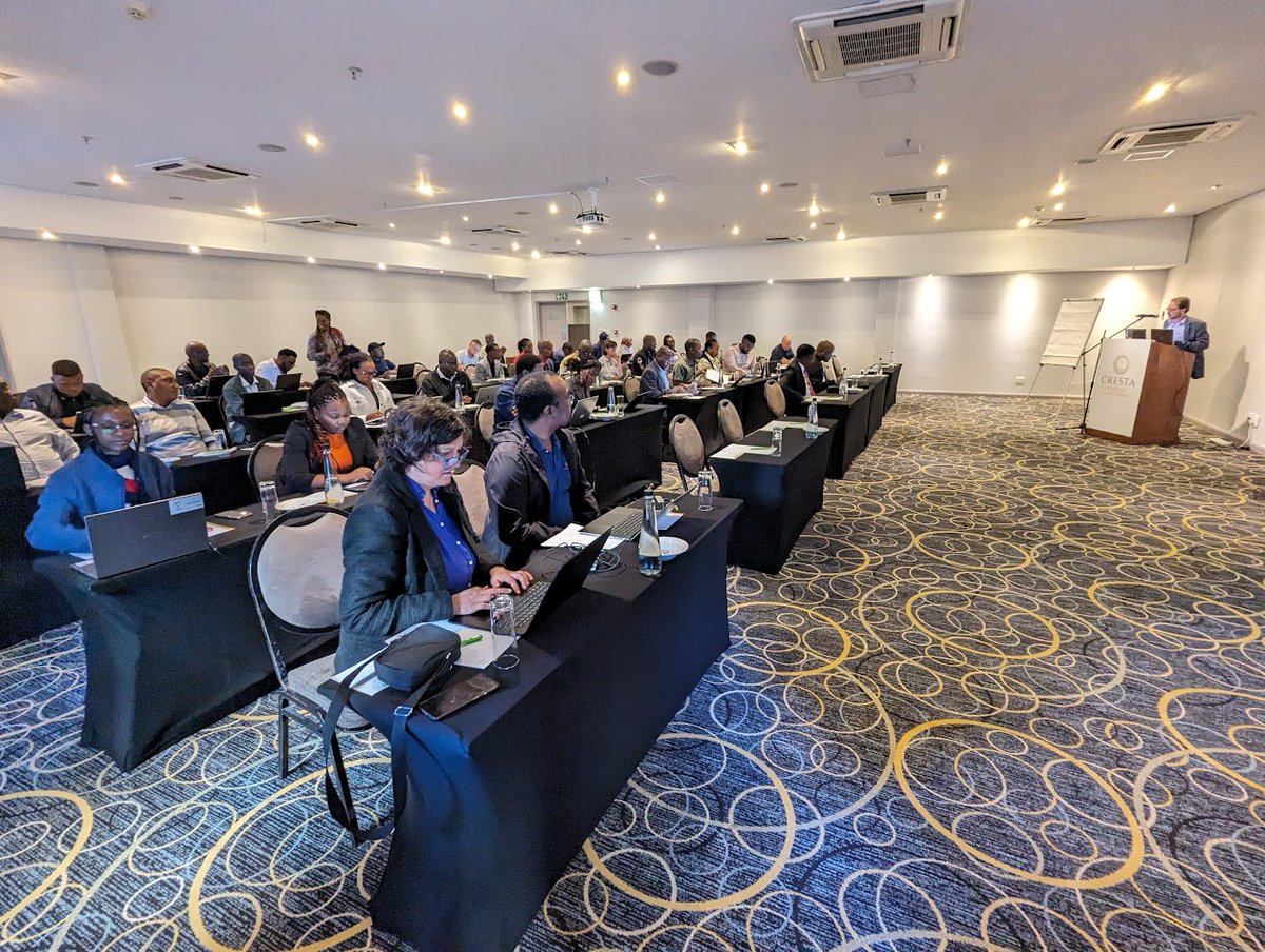 marcozennaro's tweet image. Opening of the Joint ICTP-IAEA-UNESCO Workshop on Open Hardware Solutions for Sustainable Development in Cape Town. Prof. Chomora Mikeka, gave the Keynote talk and infused us with enthusism. We are now ready to have fun with IoT! #IoT4D #IoT @UNESCO @iaeaorg @ictpnews