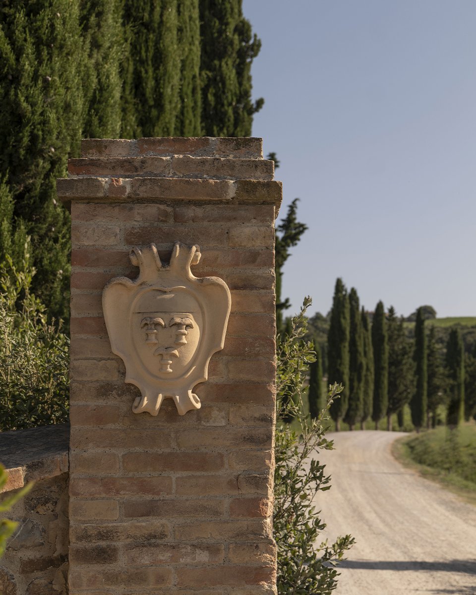 The gates of Tenuta CastelGiocondo will open to welcome you into the soul of Montalcino. This Spring, book your stay: bit.ly/VisitCastelGio…

#Frescobaldi #MarchesiFrescobaldi #ToscanaDiversity