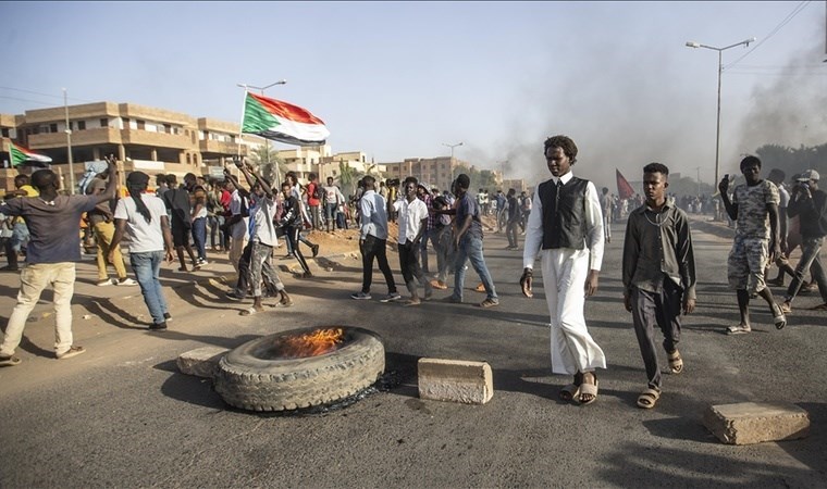 Sudan'da çatışmalar şiddetlendi: Çok sayıda ölü var cumhuriyet.com.tr/dunya/sudanda-…