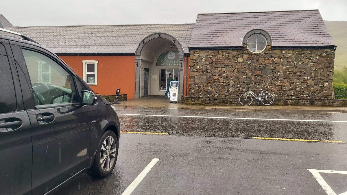 It's a little damp in Leenane this morning on our Cultural Connemara Private Tour.... wedrive.ie/private-tours/ #Ireland #PrivateTours 💚 🇮🇪