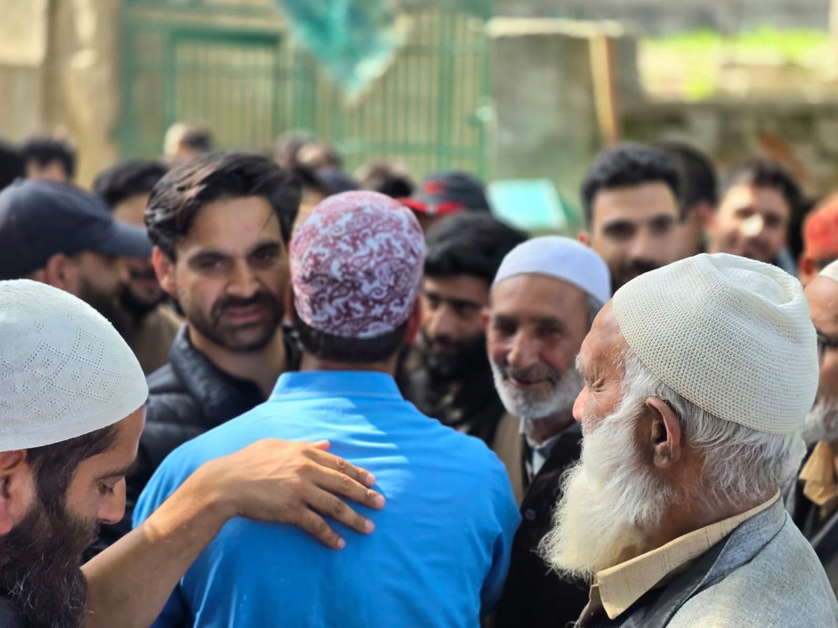 In Aglar, Pulwama, every household bears the weight of a militant's grave. Today, Qadir Kak, who lost his son to militancy, is voting to prevent more children from becoming collateral damage. #Kashmirwillriseagain
