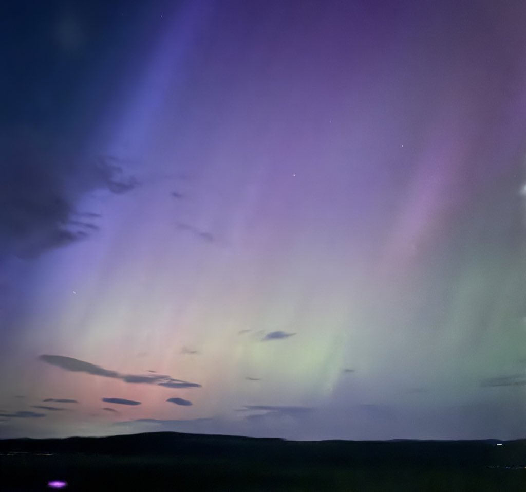 Did you catch a glimpse of the Northern Lights over the weekend? Passengers on the Caledonian Sleeper were able to see this spectacular display on Friday night 🤩 📷: @FergusElias