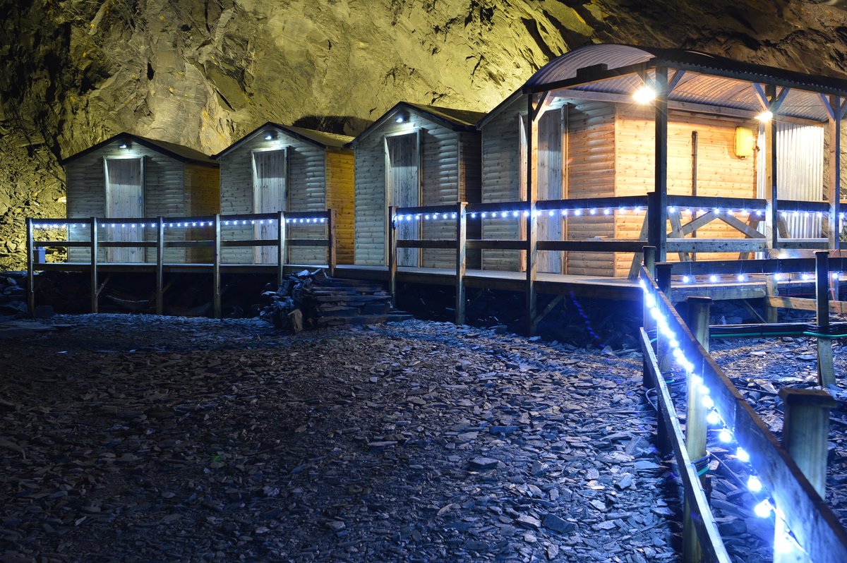 If you're looking ahead to 2025 and seeking a bucket-list item to tick off, why not make the descent 1,375 feet below the surface to our Deep Sleep! Call our booking office on 01690 710108 for more information! 🖤💛 #DeepSleep