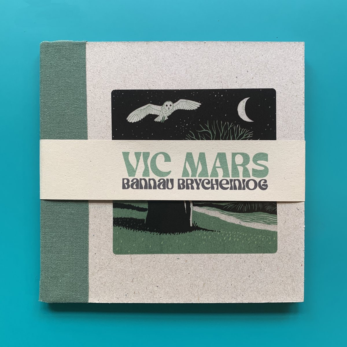 I'll be putting the remaining copies of @VicMarsmusic Bannau Brycheiniog up on Bandcamp on Friday, what time is best for everyone?