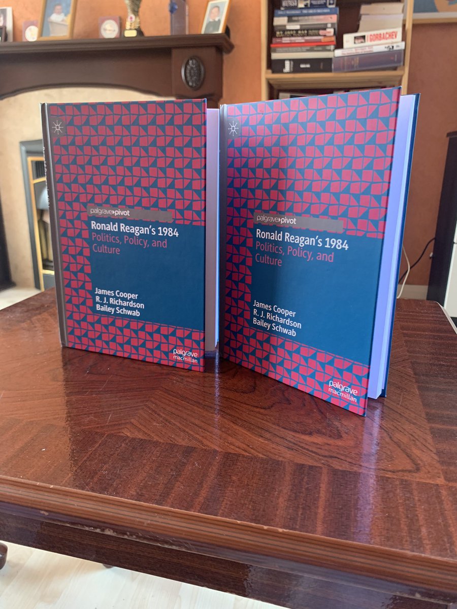 Very nice to see physical copies of my new co-authored book on the importance of the year 1984 for the consolidation of Reaganism in U.S. political history. 🇺🇸