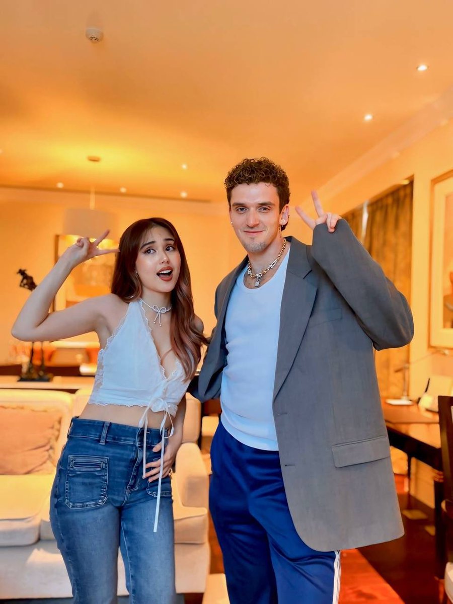 RepublicRec_PH's tweet photo. we can’t believe this just happened @jaydaavanzado @lauvsongs #umgph #jaydaavanzado #lauv #collaboration #pambansangsadgirl https://t.co/CGPnb3h3c4