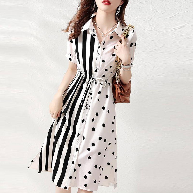 女っぽさが漂う ストライプ柄 ドット柄 シングルブレスト ボウタイ ハイウエスト Aライン スリット エレガントワンピース
ladynancy.com/dotted-single-…
#ワンピース
#プリント
#半袖
#大人
#エレガント
#エレガントワンピース
#新作
#一番好き
#夏人気
#女っぽい