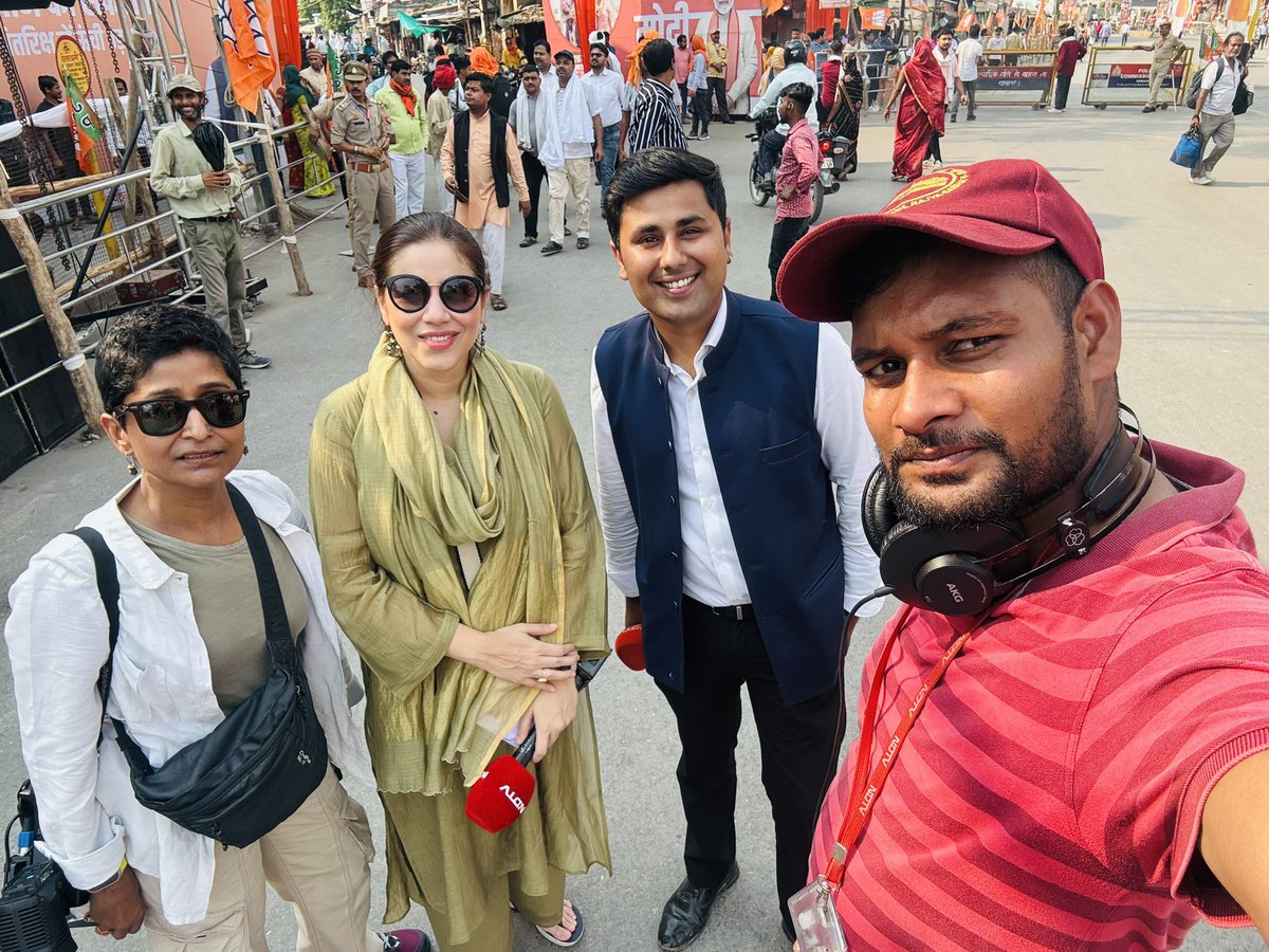 Team @ndtv @ndtvindia on ground zero Varanasi as PM Modi arrives in his constituency of 10 years to file his nomination papers for a third term. He will be holding a 5 km road show shortly. #Elections2024 #ElectionsWithNDTV @tanishqq9 @virusaini90 @Pooja7arya