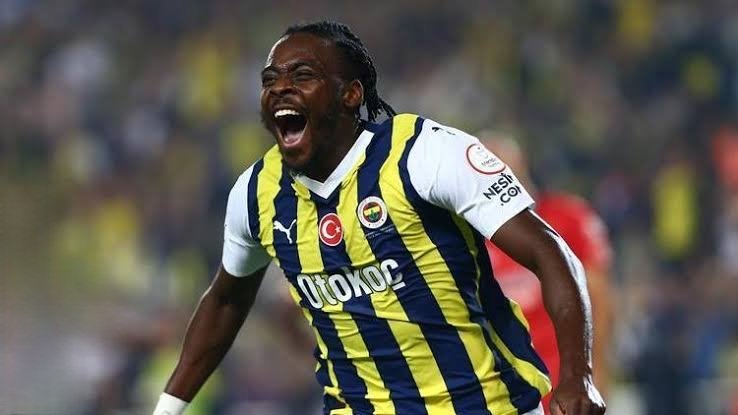 ÖZEL | Fenerbahçe'de Bright Osayi-Samuel için Brentford, Leeds United ve Crystal Palace resmi teklif yaptı. Kulübün oyuncu için beklentisi minimum 20 milyon Euro.