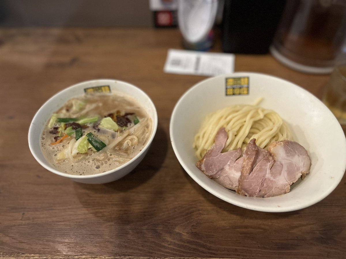 練馬　濃菜麺　井の庄
辛辛濃菜つけ麺

辛辛の中で1番辛くないやつにしました。
濃厚野菜で辛さはマイルド、旨味バツグン‼️
練馬駅周辺はなかなかの激戦区みたいですね。
途中下車は手間ですが、いろいろ探してみたくなりました。

#つけ麺 #ラーメン #練馬