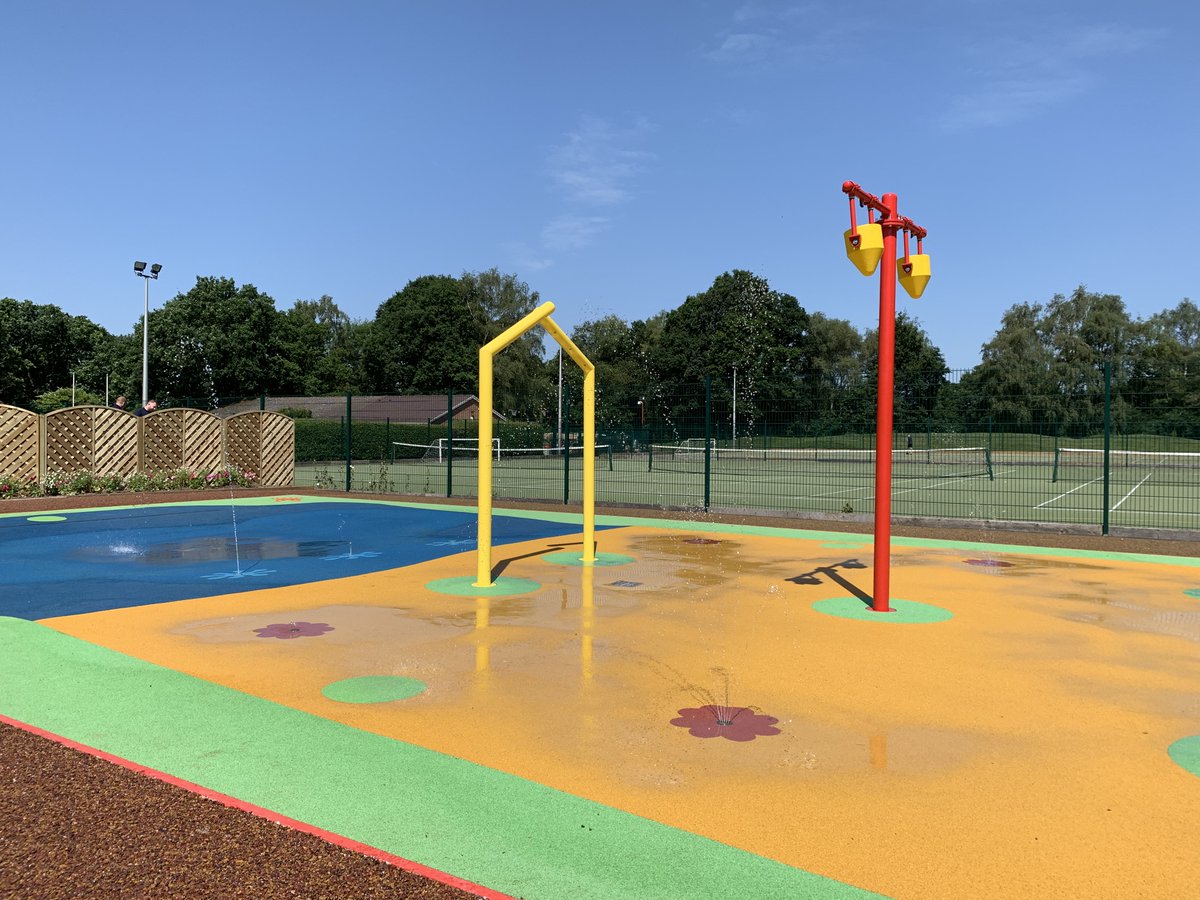 We are pleased to announce that the splash pads at both Jocks Lane and Great Hollands will now be open daily between 11:00am and 4:30pm until the end of the summer season.