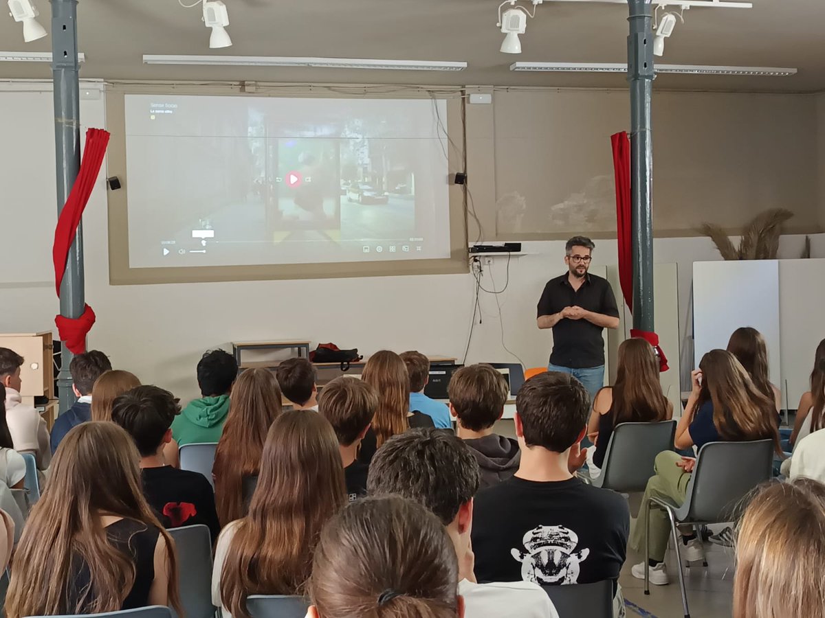 Escola Santa Anna tweet media