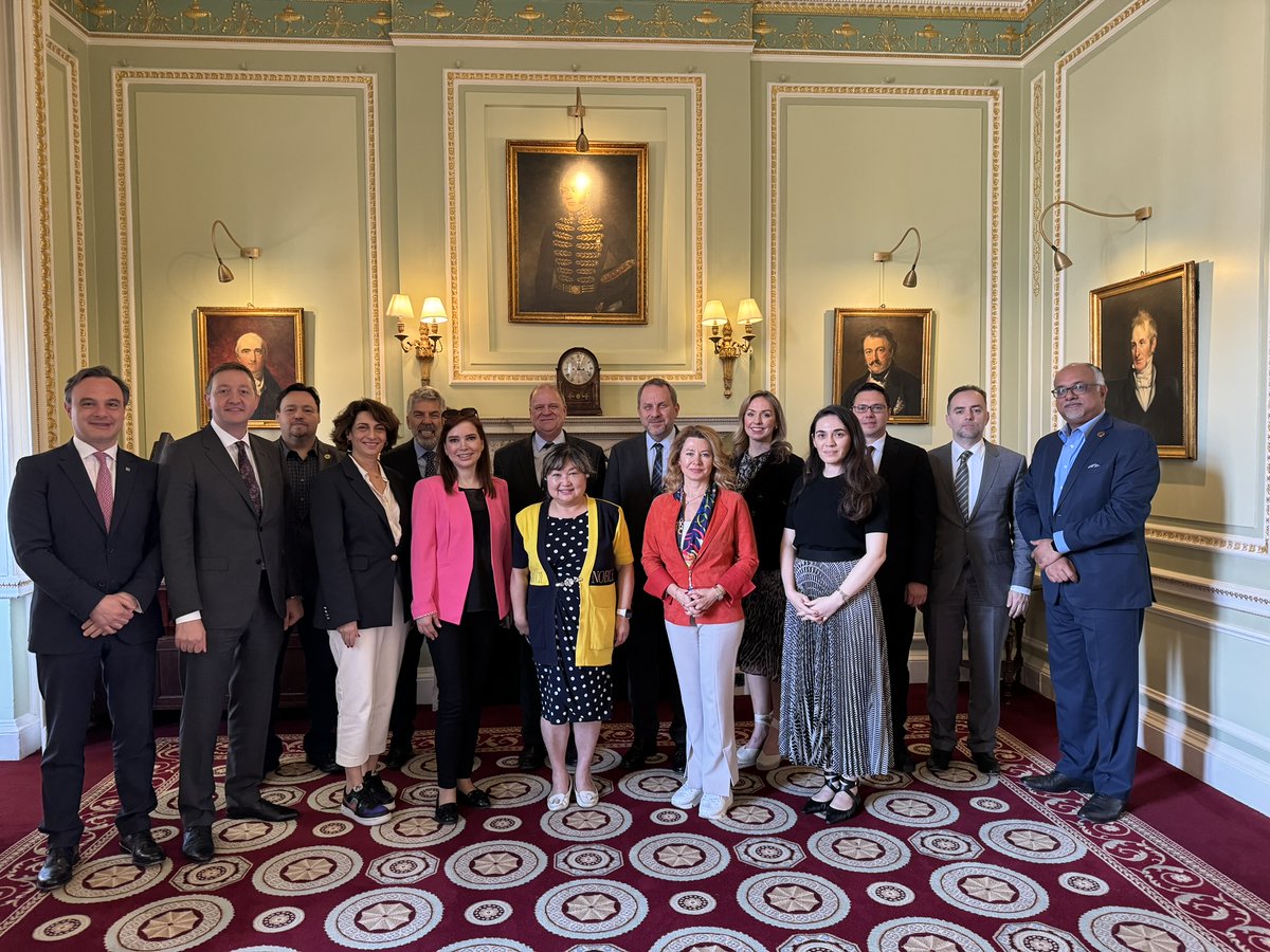IoDIntTrade's tweet photo. IoD International Trade and @DEİKint meet to reinvigorate the relationship between Turkiye and the UK.  Chaired by

@ems_andrew Osman Okyay 

For more information contact IoD Turkiye Group Chair Dr. YILDIZ TUGBA KARA.  📸
@VanessaDalBusco

#uk #turkey #trade https://t.co/57gEV5oQny