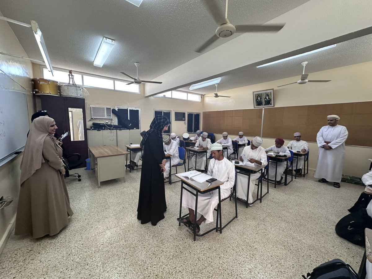 EduGovSsq5111's tweet photo. زيارة مختصي تقويم مواد العلوم التطبيقية للمدرسة لمتابعة تطبيق وثائق تقويم تعلم المواد الدراسية بمواد العلوم والرياضيات وتقنية المعلومات.
وقد تكّون الفريق الزائر من أ.نيلاء بنت محمد البلوشية، أ.نادية بنت حمود الحوسنية، أ.عبير بنت سالم الحوسنية.

#هنا_مدرسة_طيوي 
#تعليم_مستدام https://t.co/CibkyljtUa