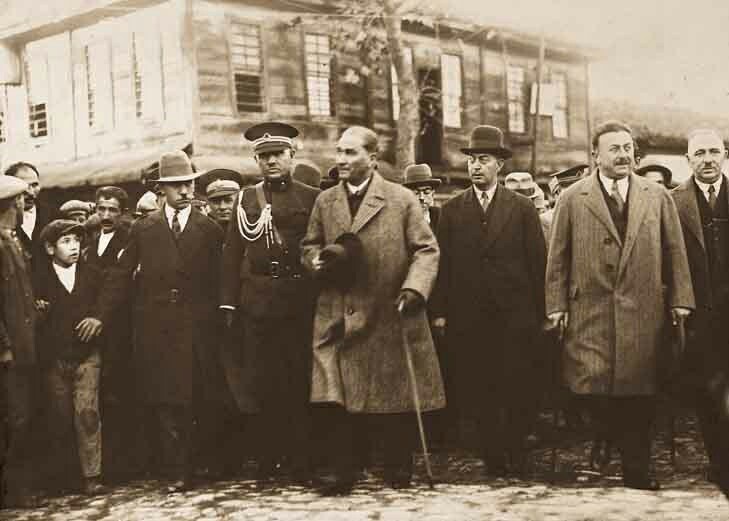 Atatürk Fotoğraf-Video Arşivi 01 (@senses_vedat) on Twitter photo 2024-05-13 10:34:43