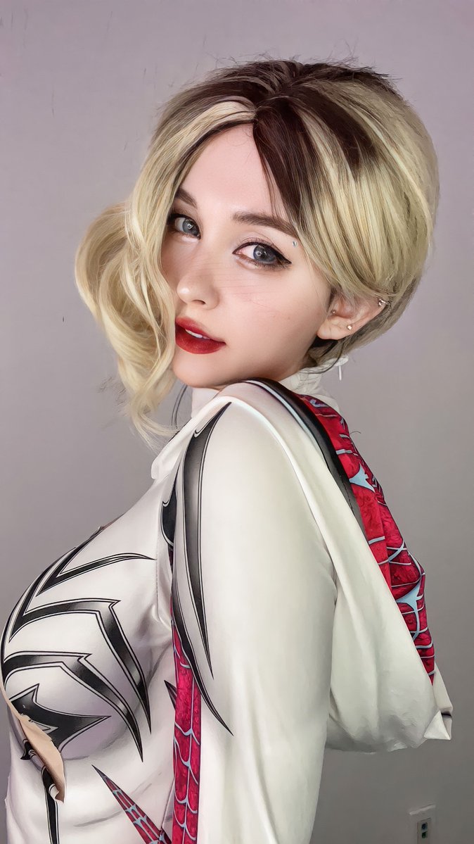 cluelo's tweet image. The hair is crazy in this one😮‍💨😮‍💨 btw Sending a free nudie if you comment "hi"