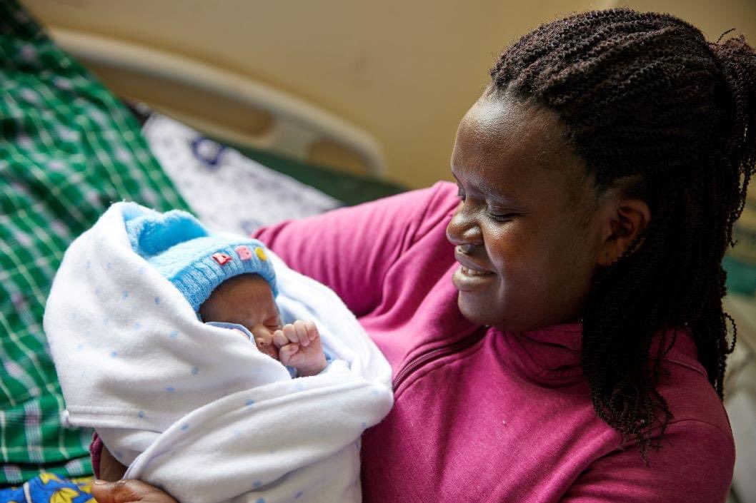 This #MothersDay we’re celebrating the 42% drop in maternal mortality across @USAID’s 25 priority countries since 2000. In Zimbabwe, our work has prevented the deaths of almost 400 mothers, since 2018, in USAID-supported facilities. 🇿🇼