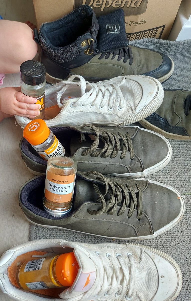 Who needs toys when you have shoes and jars of spices? 🤣
