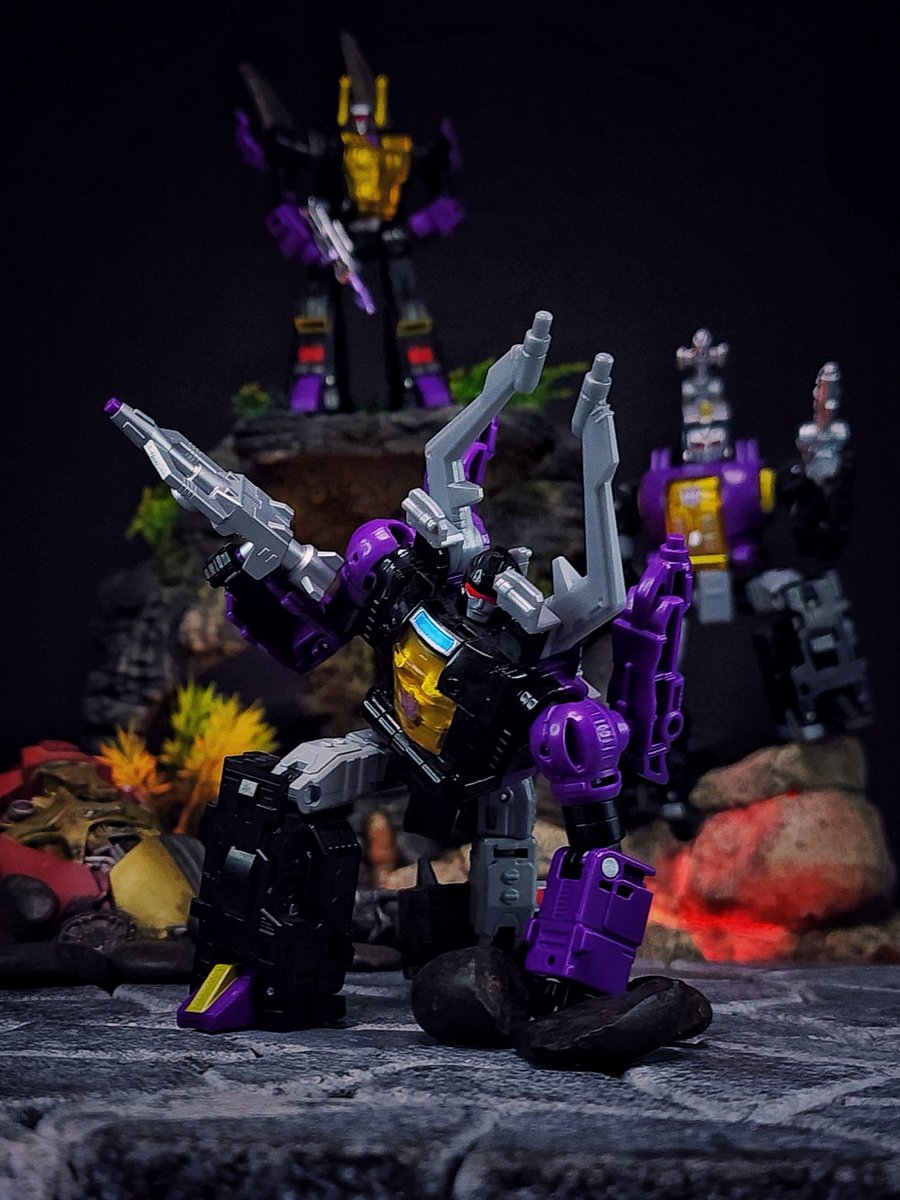 Transformers Legacy Insecticons; Shrapnel, Bombshell, and Kickback 
#transformers #toycollector #toyphotography