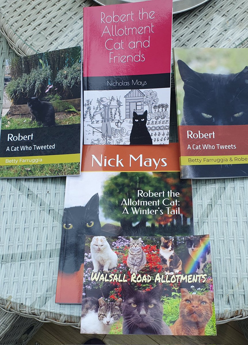 Thank you to @PippaPop @REEKsMom & of course Betty @AllotmentCat 🐾🐈‍⬛💖 for the books. I love following since signing the petition some years ago & looking forward to reading. Hopefully visit one day soon & meeting Barbs. Thoroughly enjoyed meeting Pip & Stephanie yestetday 🥰